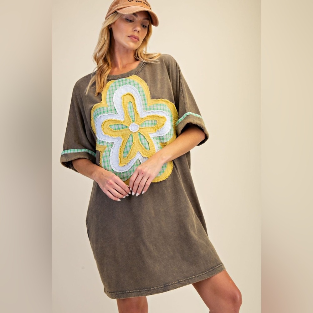 Easel Floral Appliqué Dress